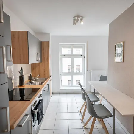 Appartement Two - Netflix, 5 Personen