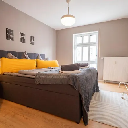 Two - Netflix, 5 Personen Chemnitz