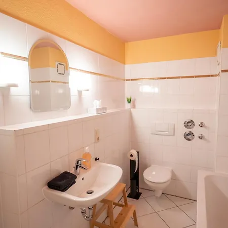 Two - Netflix, 5 Personen Lägenhet Chemnitz