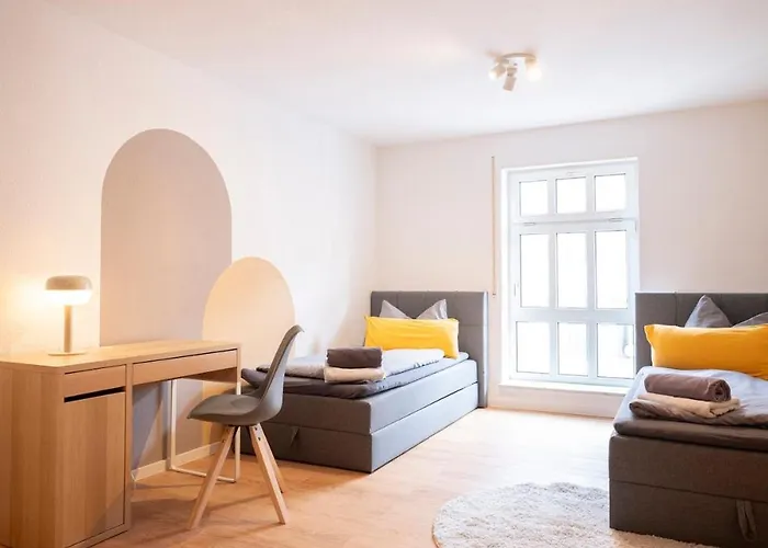 Two - Netflix, 5 Personen Lägenhet *