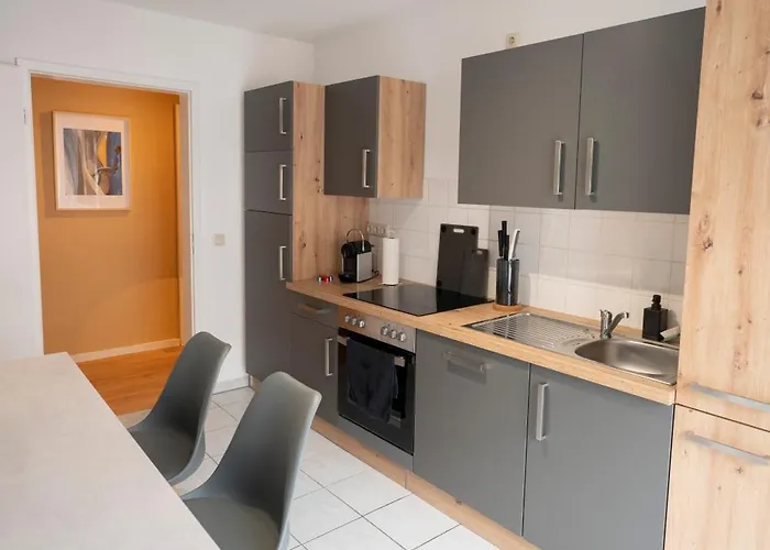 Two - Netflix, 5 Personen Chemnitz