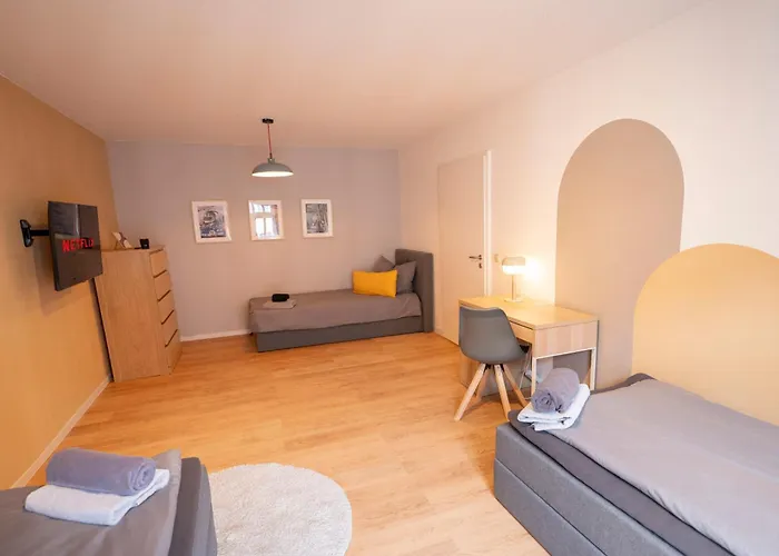 Two - Netflix, 5 Personen Appartement