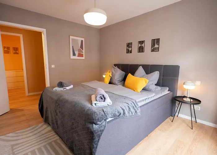 Two - Netflix, 5 Personen